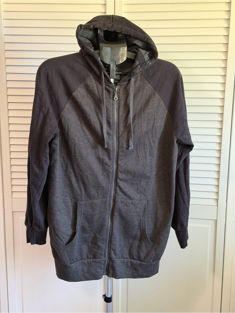 Broken threads size large zip up hoodie with pockets, grey - Picture 2 of 7